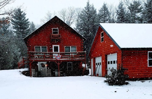 Bath Cabin | Haverhill Hideout: Secluded Log Cabin with Hot Tub for Family Relaxation