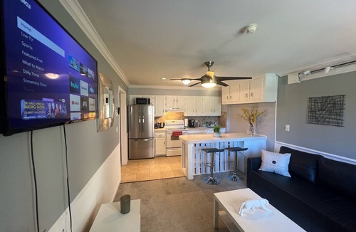 Downtown Condo | Heart of downtown Stamford! Cozy Apt, close to everything!