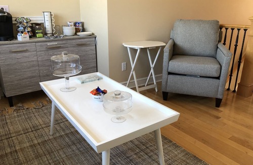 Jamestown House | Heart of Jamestown, In town location, 3rd floor suite, B&B style with King Bed