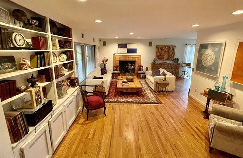 Lenox House | Heart of Lenox. Bishop Estates....Walk to Town, Tanglewood, Jacobs Pillow