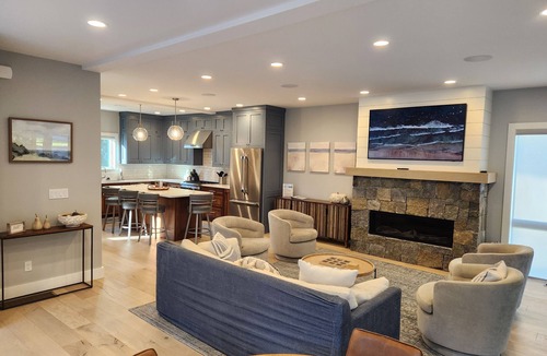 Ogunquit House | Heart of Ogunquit: Family-Friendly Home, Walk to beach, shops, dining and more!