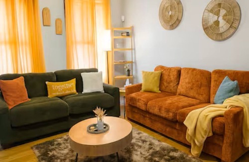 Worcester Apartment | Heart of Shrewsbury St – 2BR Stay