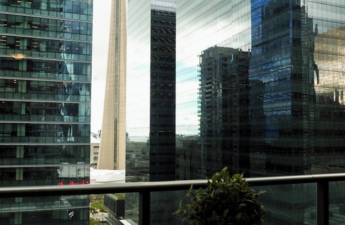 Financial District Condo | Heart of Toronto - Chic Studio with Top Amenities and CN Tower View