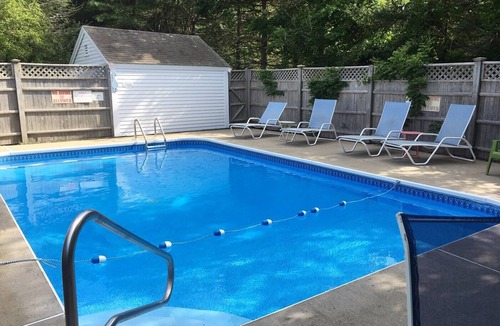 West Dennis House | Heated pool, three sitting rooms, central air, five bedrooms in West Dennis