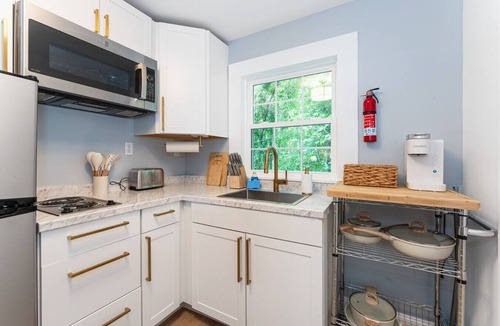 Old Orchard Beach Condo | Heated Saltwater Pool Short Walk to Beach Pier 2