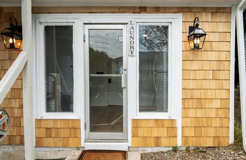 Old Orchard Beach Condo | Heated Saltwater Pool Short Walk to Beach Pier 9