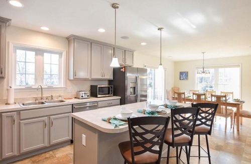 Eastham House | Heated Saltwater Pool Hot Tub