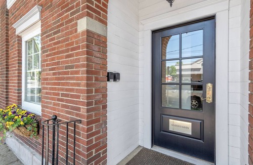 Baldwinsville Apartment | Heaton's Haven Suite B - Lovely apartment with king bed in a great location!
