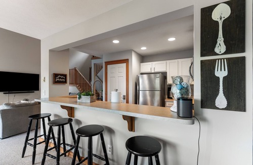 Tannersville House | Hemlock Haven – Designer Cabin One Minute from Camelback