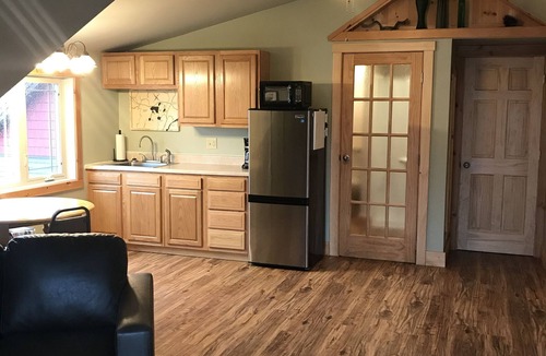 Hermon Apartment | Hermon Pond Studio