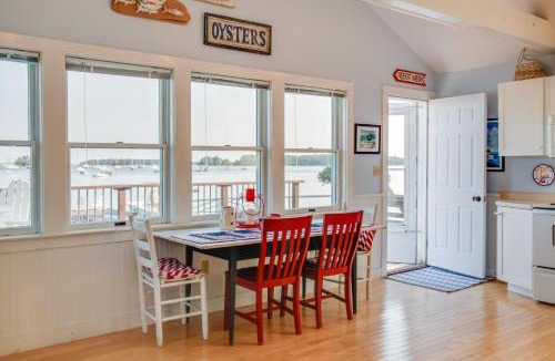 Freeport House | 'Heron Cottage' on Casco Bay w/Deck & Boat Dock!