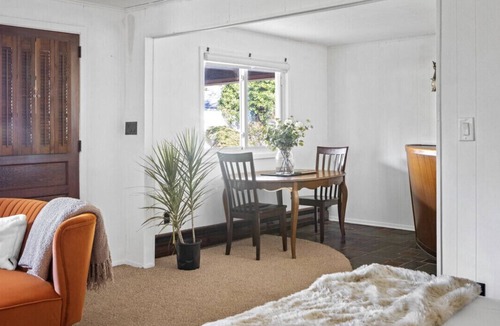 West Hempstead House | Hidden Gem - Private Studio located in the heart of a well manicured Garden!