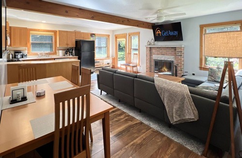 Ludlow House | Hidden Kingdom | Near Echo Lake, Private Retreat w/Outdoor Space