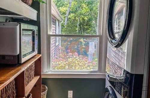Vineyard Haven House | Hideaway in Vineyard Haven - Walk to Town & Beach