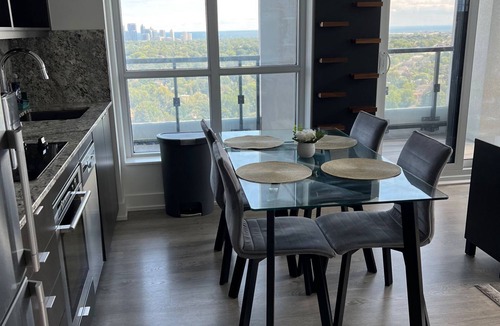 Six Points Apartment | High End 6 people Apartment Islington Etobicoke