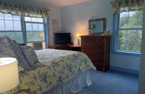 East Montpelier Bed & Breakfast | High Hill Inn