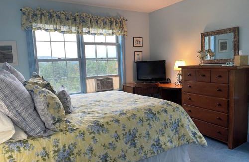 East Montpelier Bed & Breakfast | High Hill Inn