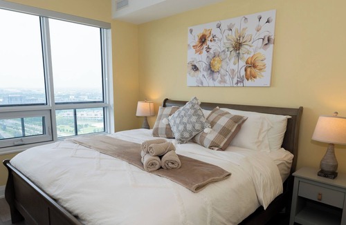 Unionville Apartment | High-rise luxurylandscape in heart of Markham3bedroomsApartment2free parking