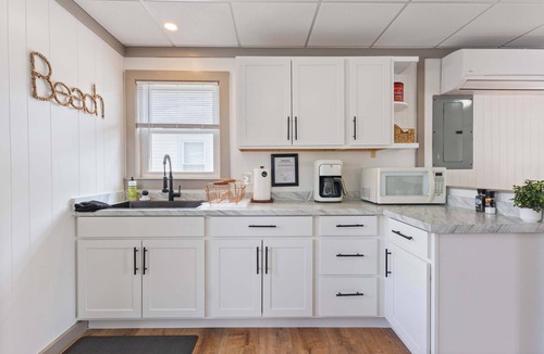 Hampton Cabin | High Tide - Heart of Hampton Beach!