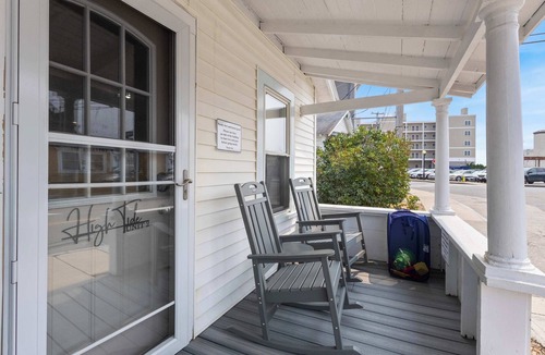 Hampton Cabin | High Tide - Heart of Hampton Beach!