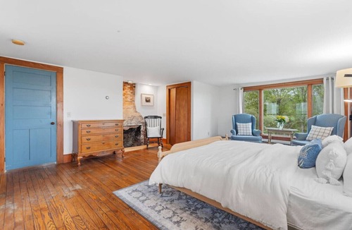 Loudon House | Highland Cattle Farm Stay - Suite D