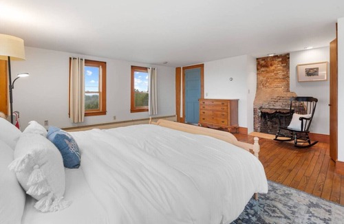 Loudon House | Highland Cattle Farm Stay - Suite D
