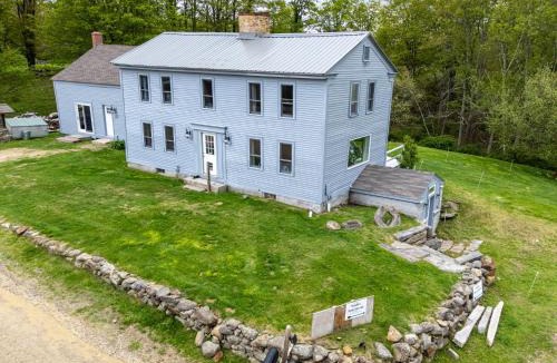 Loudon Apartment | Highland Catttle Farm - Cozy Suite for Two - C