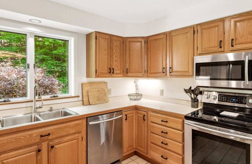 Quechee House | Highland Ridge House with Game Room & Large Deck