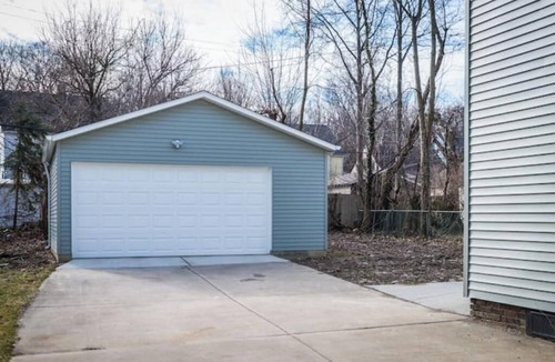 Cleveland Heights House | Highly refined and fully remodeled heights home