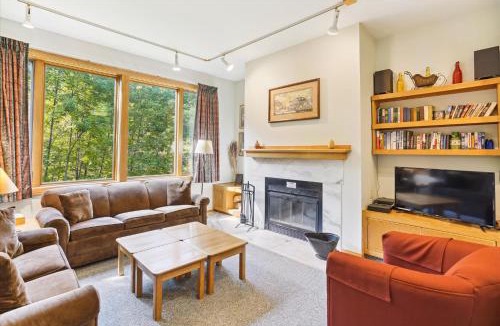 Killington House | Highridge F2 Warm and Inviting 2 Bedroom Condo with Pool, Hot Tub, and Private Sauna