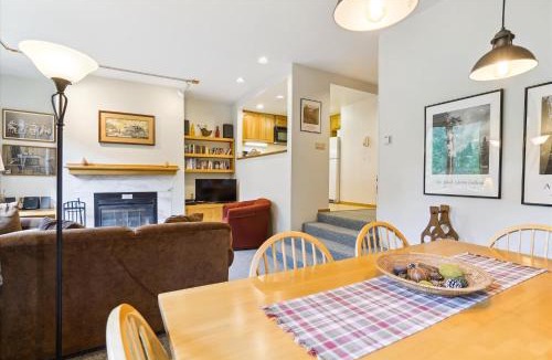 Killington House | Highridge F2 Warm and Inviting 2 Bedroom Condo with Pool, Hot Tub, and Private Sauna