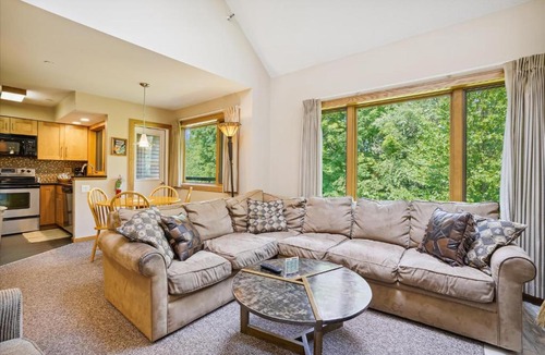 Killington House | Highridge J5B Spectacular 1 Bedroom Escape with fireplace, sauna & resort amenities