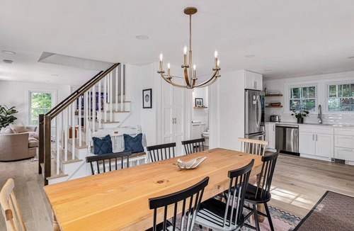 Stowe Cottage | Hike & Bike Stowe | 7 Min to Town | AC | Hot Tub