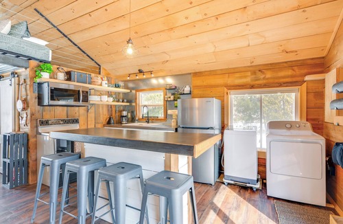 East Ryegate Cabin | Hike, Fish & Boat: Waterfront Cabin in Ryegate!
