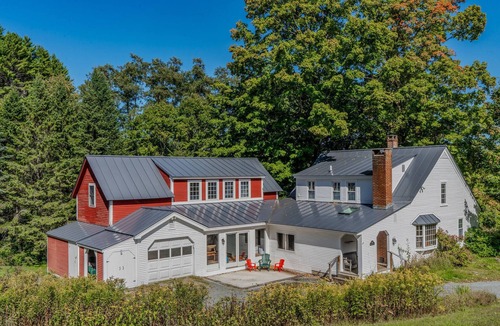 West Hartford House | Hillside Farmhouse, Updated & Pet-Friendly