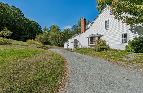 West Hartford House | Hillside Farmhouse, Updated & Pet-Friendly
