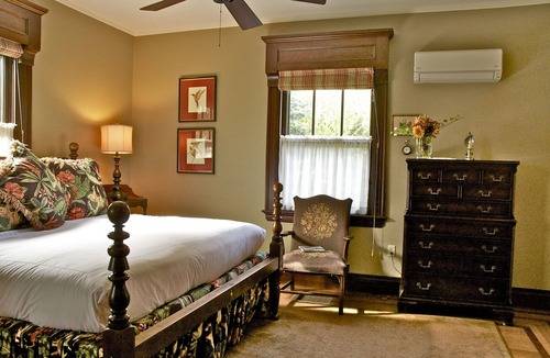 Newport House | Hilltop Inn