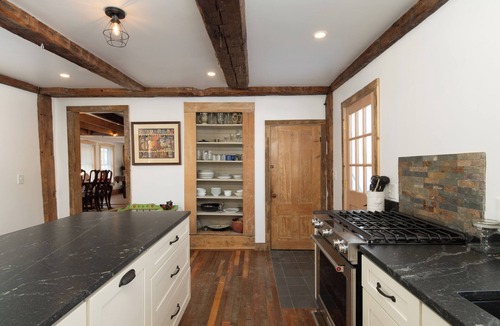 Belmont House | Historic 1843 Belmont Home, Near Okemo & VAST, Sleeps 10+, Gigabit WiFi