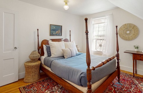 Montpelier House | Historic 1860s farmhouse with a large yard, washer/dryer, & deck