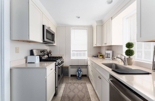 Historic Hill House | Historic 4-Bedroom Home in the Heart of Newport