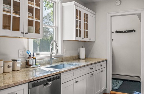 Mystic House | Historic 6-Bed Pet-Friendly Home, Walk to Seaport
