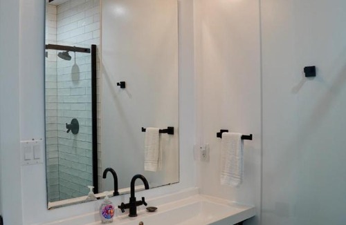 Goshen Apartment | Historic Barn - 2 Bedroom Apartment Close To Legoland NY