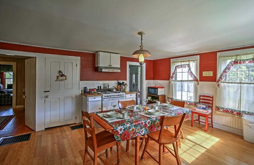 Chester House | Historic Chester House 10-30 Mins to 5 Mountains!