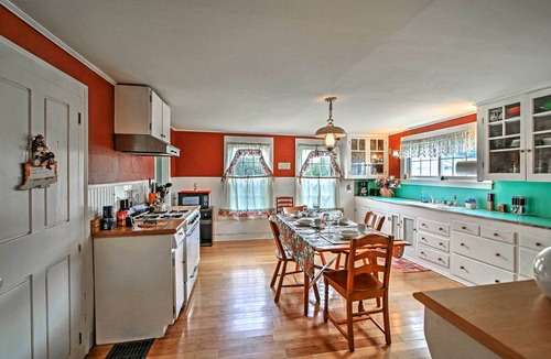 Chester House | Historic Chester House 10-30 Mins to 5 Mountains!