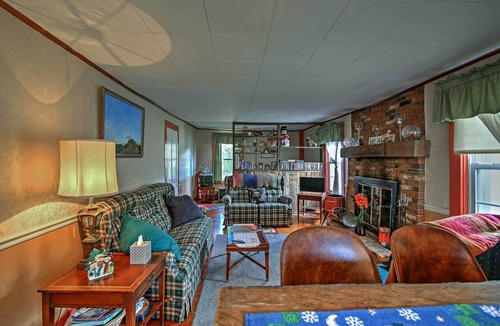 Chester House | Historic Chester House 10-30 Mins to 5 Mountains!