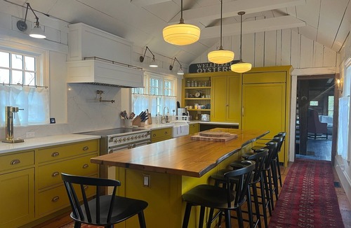 Wellfleet House | Historic farmhouse in charming Wellfleet
