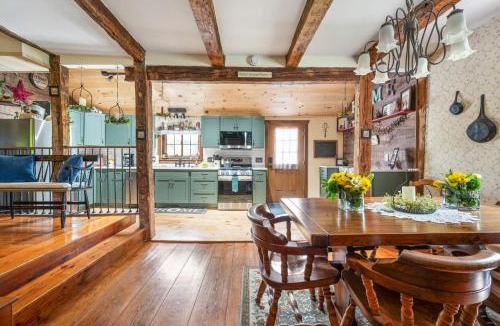 Rotterdam Junction House | Historic Farmhouse Near Saratoga with Fire Pit