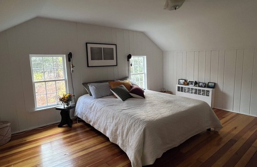 East Chatham House | Historic home in country hamlet. 30 min to Tanglewood, Hudson, Berkshires + more