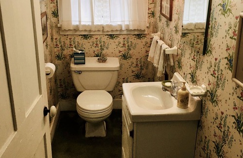 Ticonderoga House | Historic Home on Beautiful Lakefront
