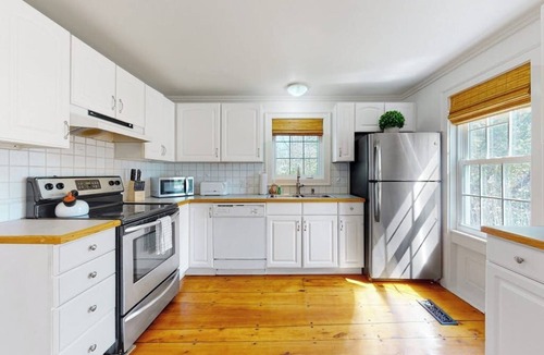 Warren House | Historic Home w/Gas Fireplace, Fast WiFi, & Private W/D - Snowbird-Friendly